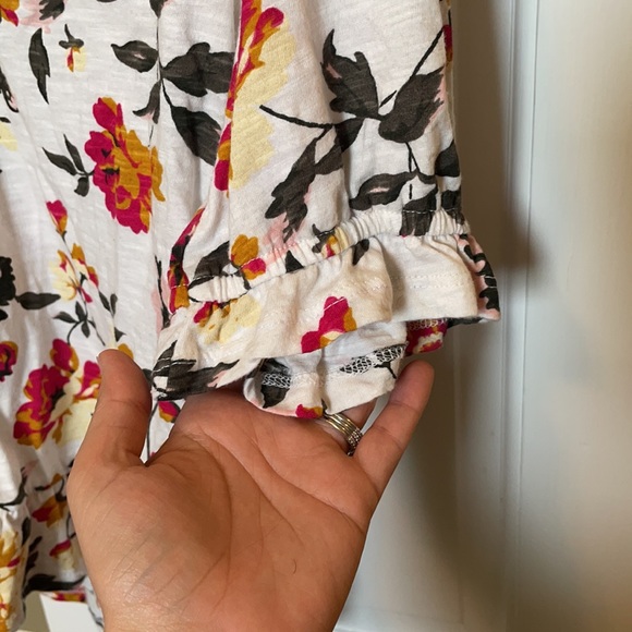 Lucky Top with Colorful Flowers - Picture 3 of 9